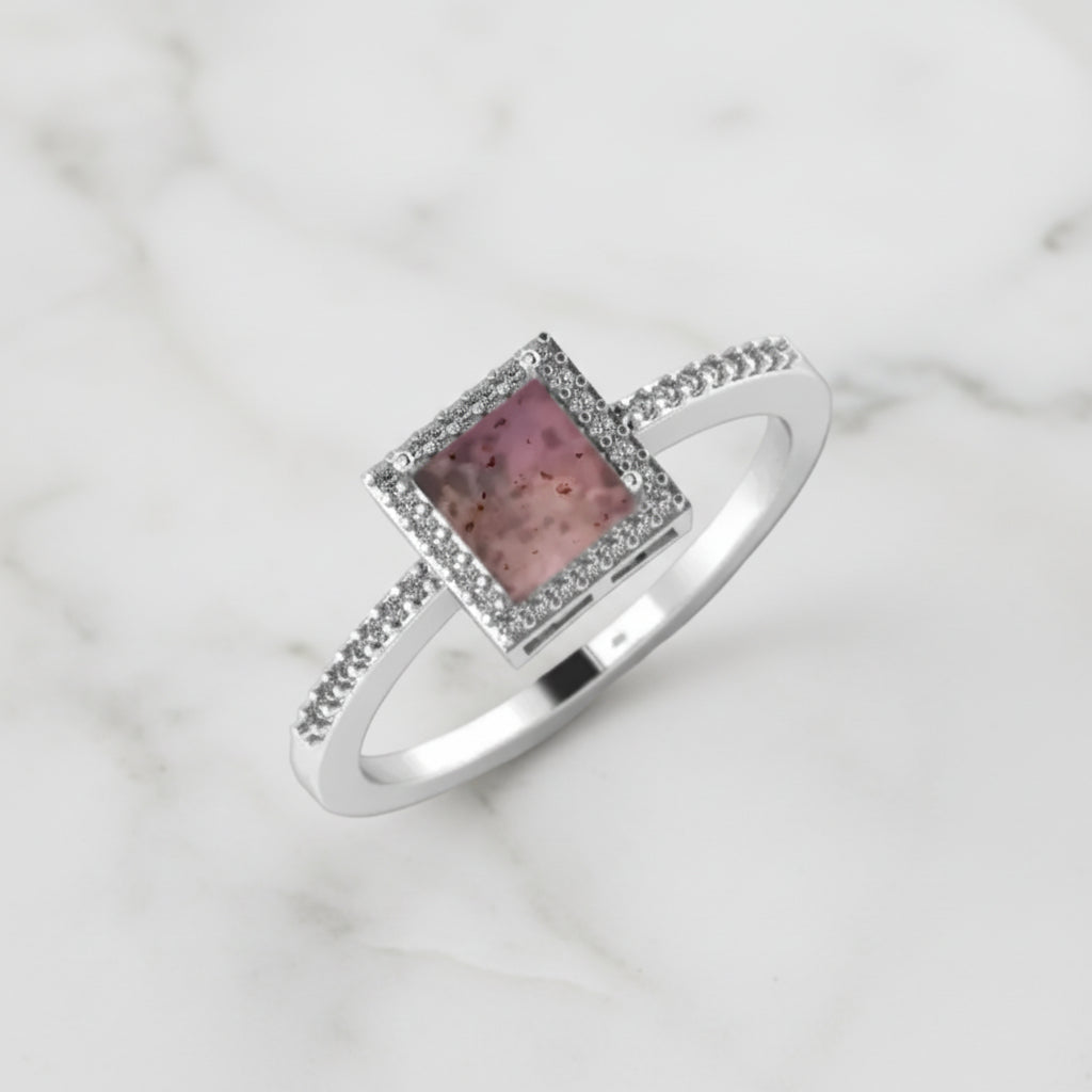 Anillo con Cordón Umbilical en Cuadrado con Circonitas