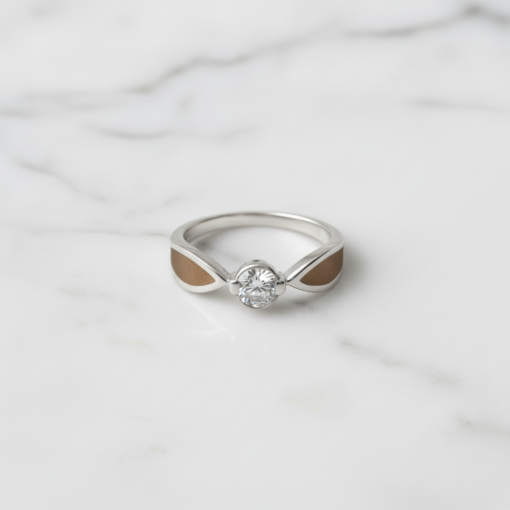 Anillo de plata · Solitario y circonita con pelo de tu mascota