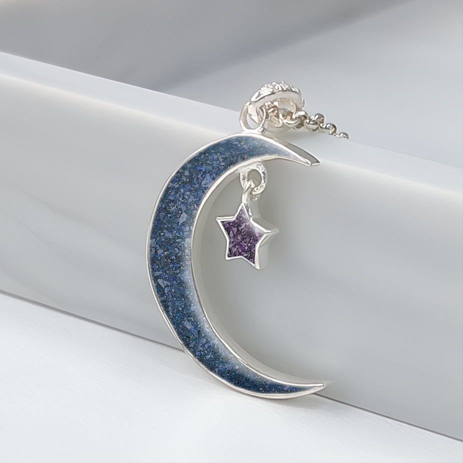Colgante de plata · Luna y estrella de cenizas de tu mascota