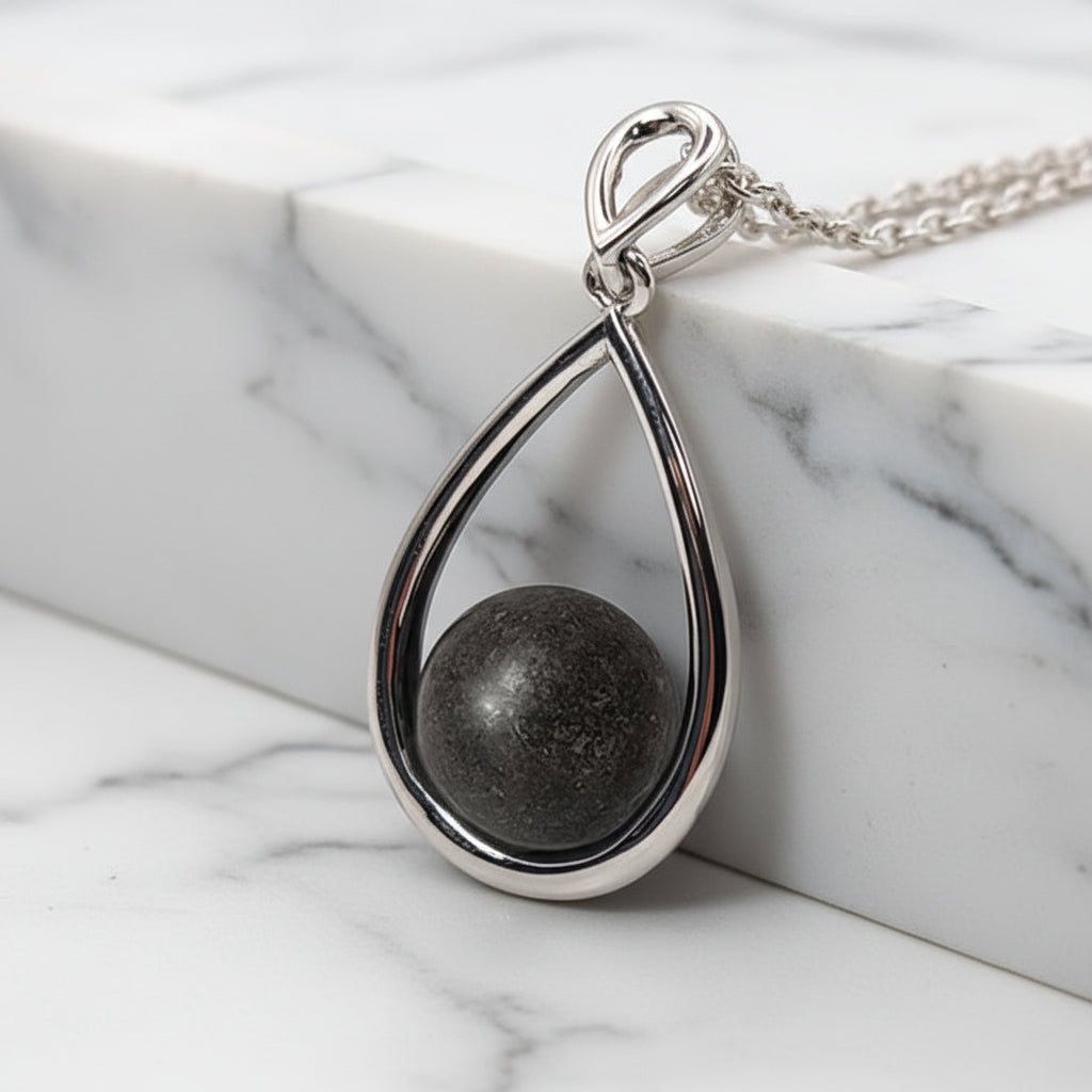 Colgante de plata · Gota o lágrima y perla con cenizas de tu mascota