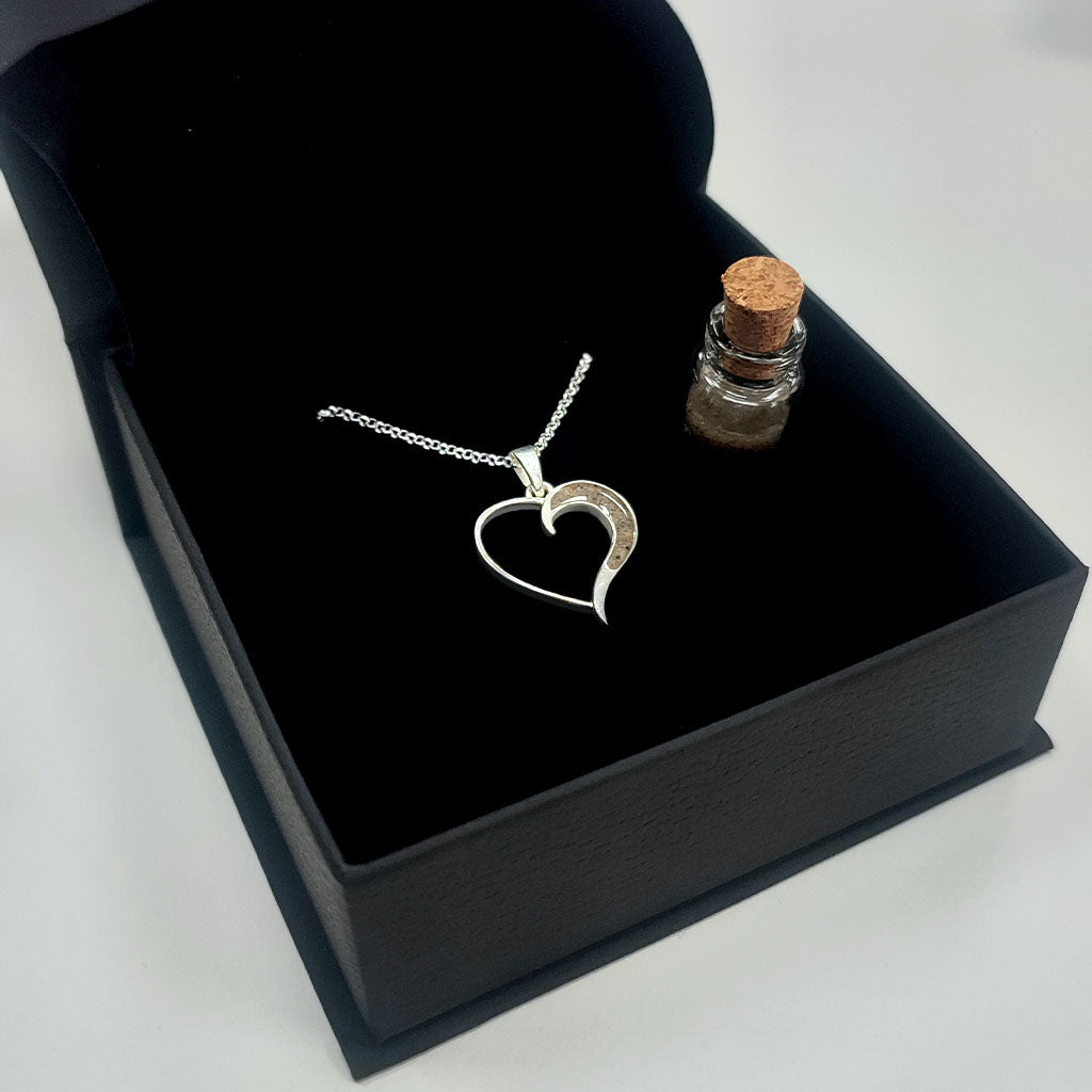 Colgante de plata · Corazón y luna con cenizas de tu mascota