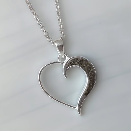 Colgante de plata · Corazón y luna con cenizas de tu mascota