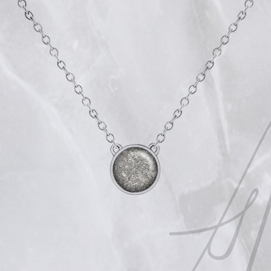 Colgante con Cenizas en Círculo con Cadena Integrada de 40-45cm