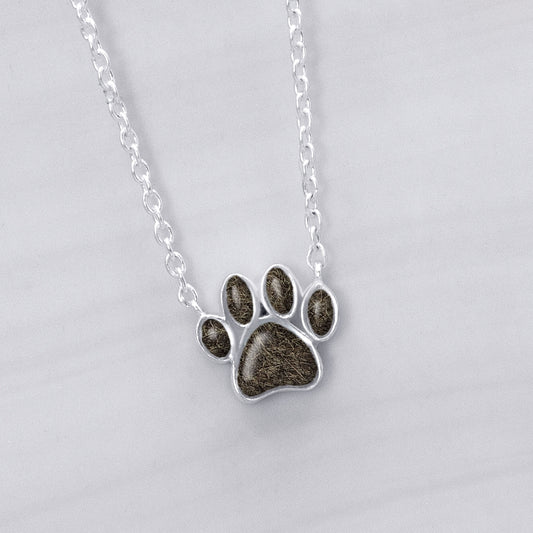 Colgante con Pelo de Mascota en Huella de Plata con Cadena de Plata Integrada