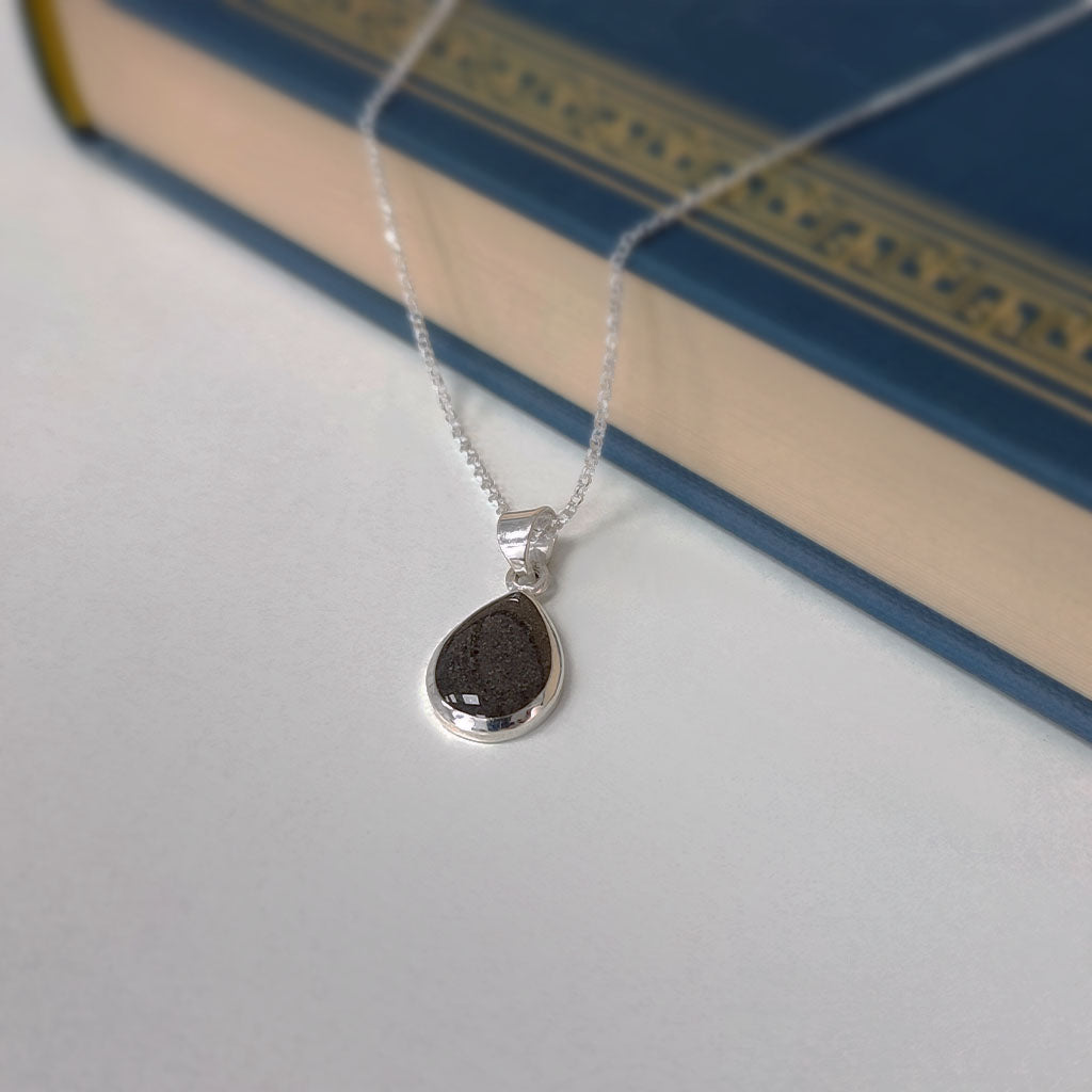 Colgante de plata · Lágrima o gota de ceniza