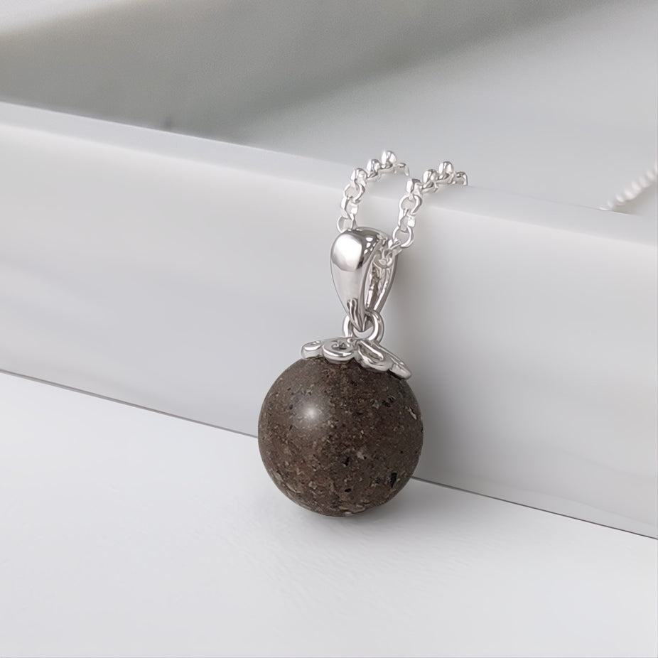 Colgante de plata · Perla con cenizas de tu mascota