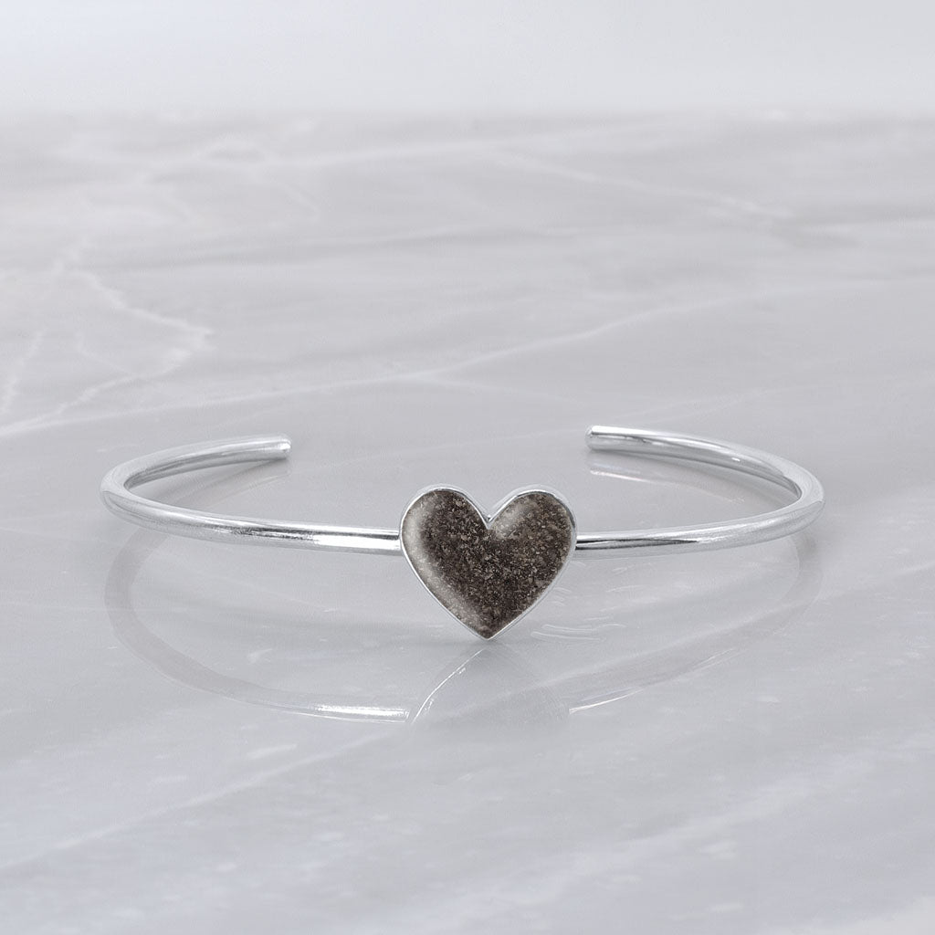 Pulsera de plata con corazón de cenizas en aro fijo y sólido