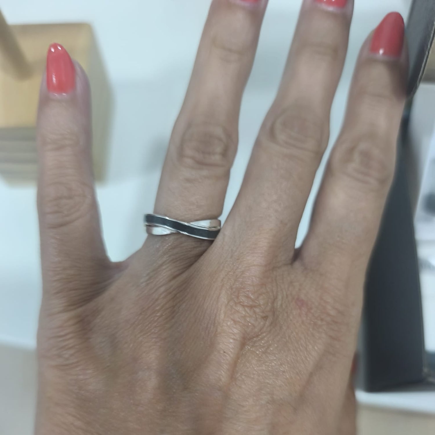 Anillo Cruzado con Cenizas NEGRO