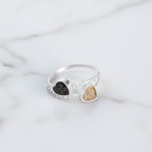 Anillo con Cenizas en 2 corazones con Circonitas