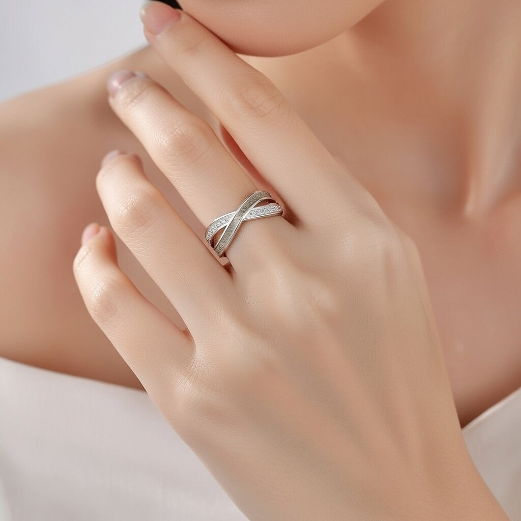 Anillo con Cenizas en Banda Cruzada con Circonitas 