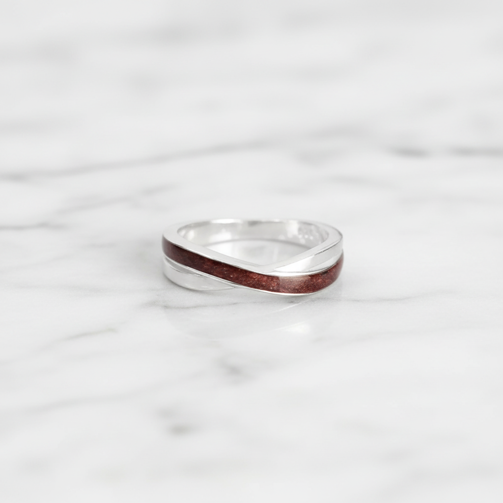 Anillo con Cenizas de Color en Banda Cruzada de Plata