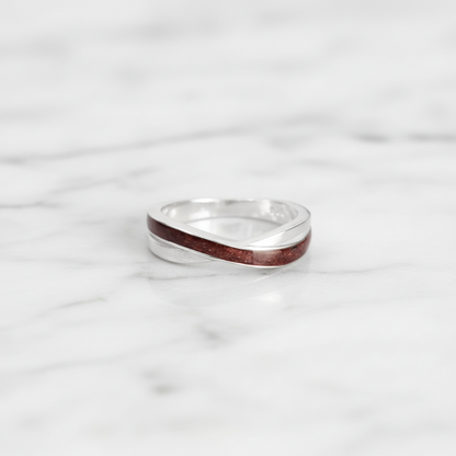Anillo con Cenizas de Color en Banda Cruzada de Plata