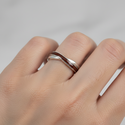 Anillo con Cenizas Burdeos en Banda Cruzada de Plata
