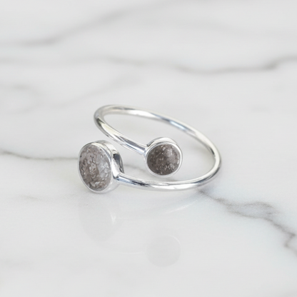 Anillo con Cenizas en Doble Círculo Ajustable 