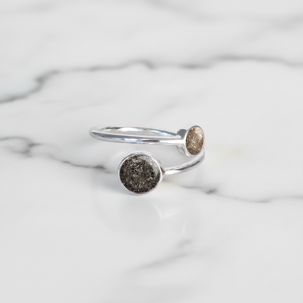 Anillo con Cenizas en Doble Círculo