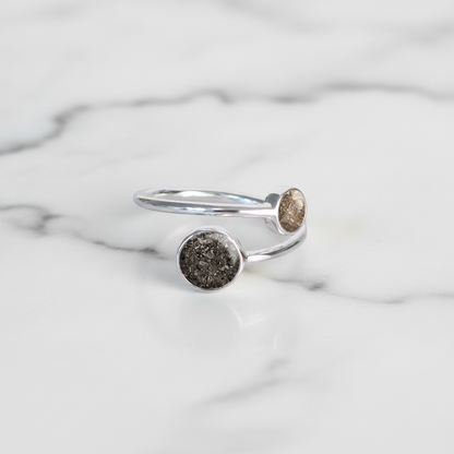 Anillo con Cenizas en Doble Círculo