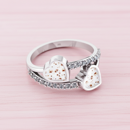 Anillo con Cordón Umbilical en Doble Corazón con Circonitas