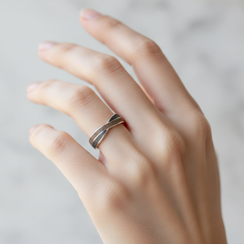 Anillo con Pelo de Mascota en Doble Banda de Plata de Ley 