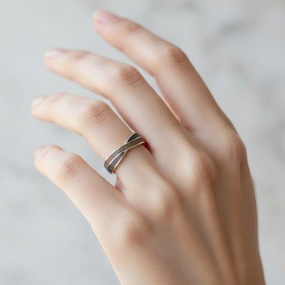 Anillo con Pelo de Mascota en Doble Banda de Plata de Ley 