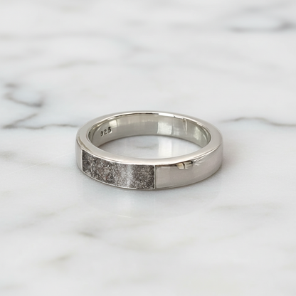 Anillo con Cenizas en Gema Rectangular de Plata de Ley 925