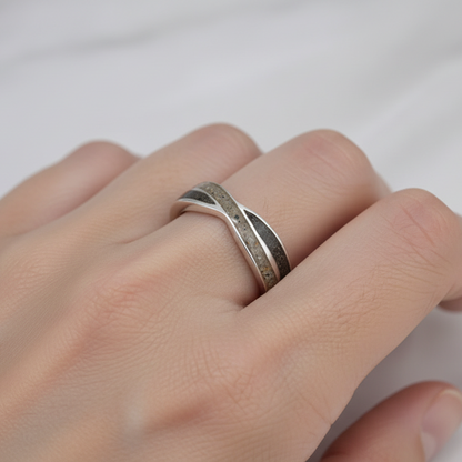 Anillo con Cenizas en Doble Banda Cruzada de Plata