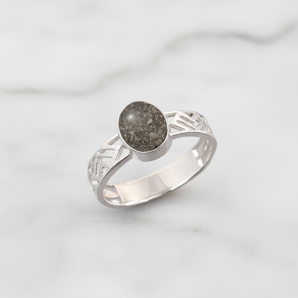 Anillo de Plata con Cenizas en Óvalo