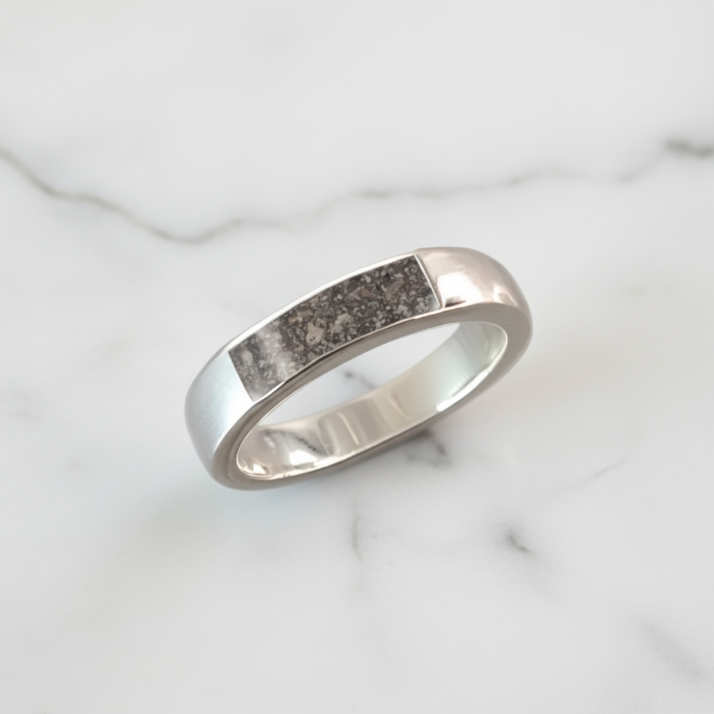 Anillo con Cenizas en Gema Rectangular de Plata de Ley 