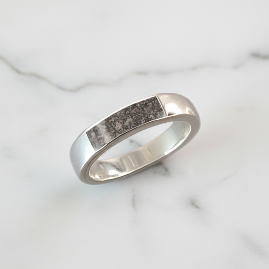 Anillo con Cenizas en Gema Rectangular de Plata de Ley 