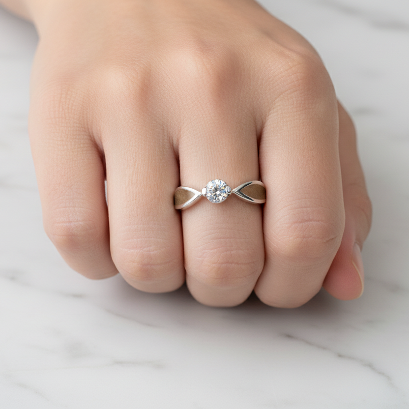 Anillo con Pelo de Mascota en Solitario con Circonita