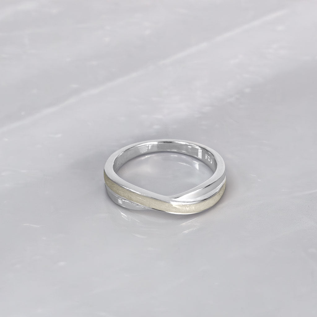 Anillo con pelo de tu perro o gato en banda cruzada de plata