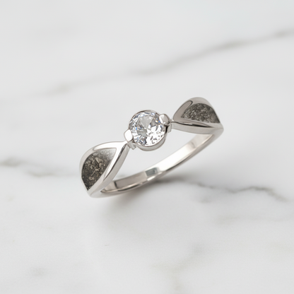 Anillo con Cenizas en Solitario con Circonita