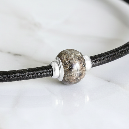 Charm de Cenizas y Plata