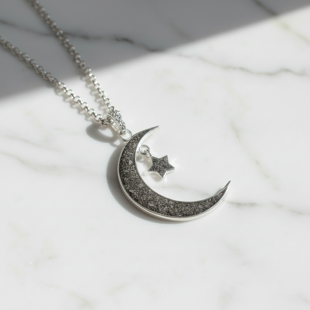 Colgante con Cenizas en Luna y Estrella de Plata
