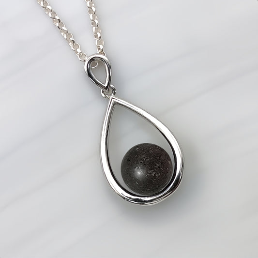 Colgante de plata · Gota o lágrima y perla con cenizas de tu mascota
