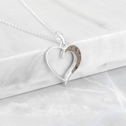 Colgante con Cenizas en Corazón con Luna Lateral