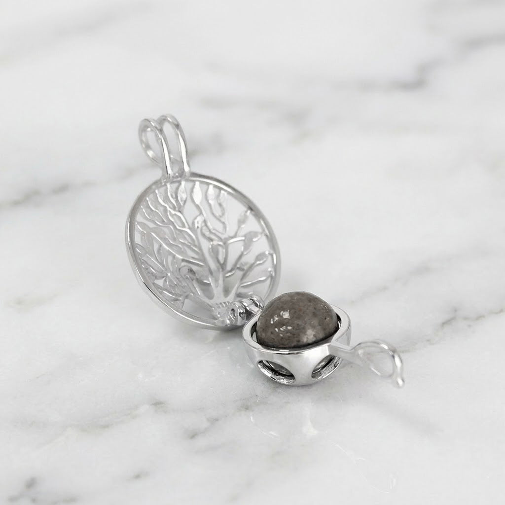 Colgante con Cenizas en Esfera dentro de Jaula Árbol de la Vida de Plata