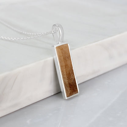 Colgante con Pelo de Mascota en Rectángulo de Plata de Ley