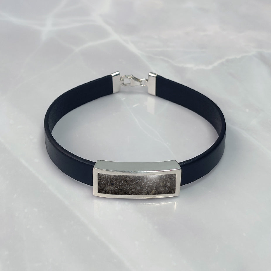 Pulsera de plata · Pulsera de cuero con cenizas de tu mascota