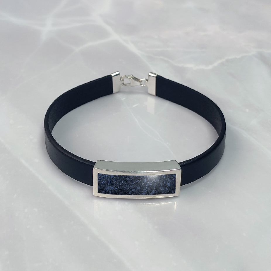 Pulsera de plata · Pulsera de cuero con cenizas de tu mascota