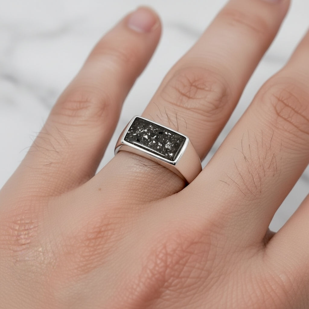 Anillo con Cenizas en Sello de Plata
